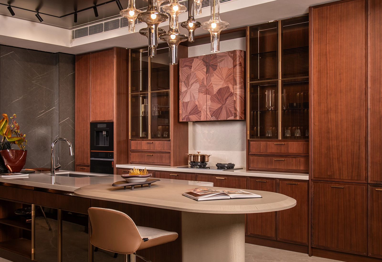 Kitchen Vastu direction diagram showing south-east cooking zone and north-east water zone